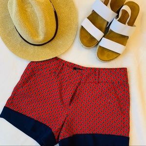 ANN TAYLOR RED PATTERNED SHORTS